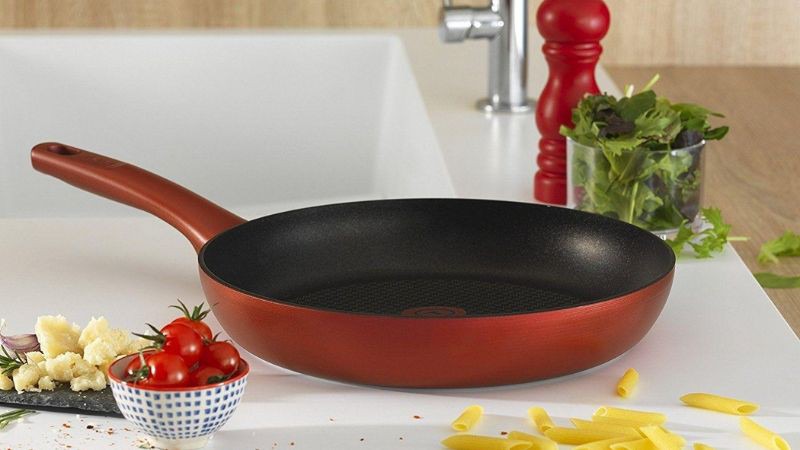 Có nên thay chảo mới khi chảo cũ bị lỗi đáy?