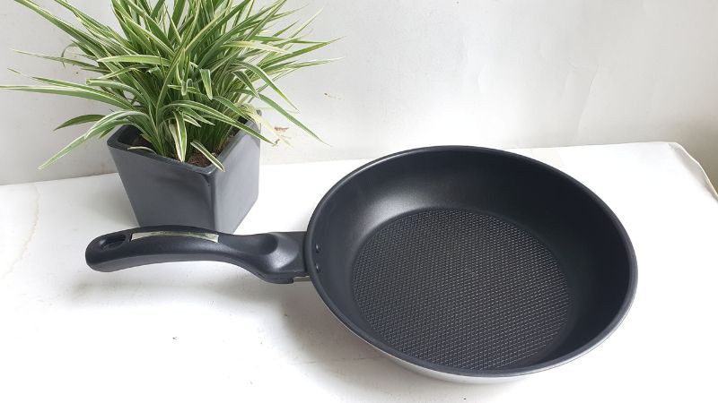 Không dùng chảo để nướng hoặc kho