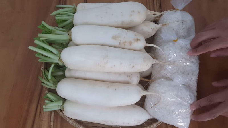 Sơ chế củ cải trắng